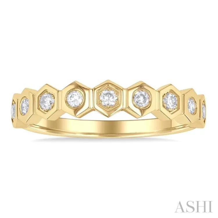 1/5 ctw Hexagon Shape Link Round Cut Diamond Fashion Ring in 14K Yellow Gold