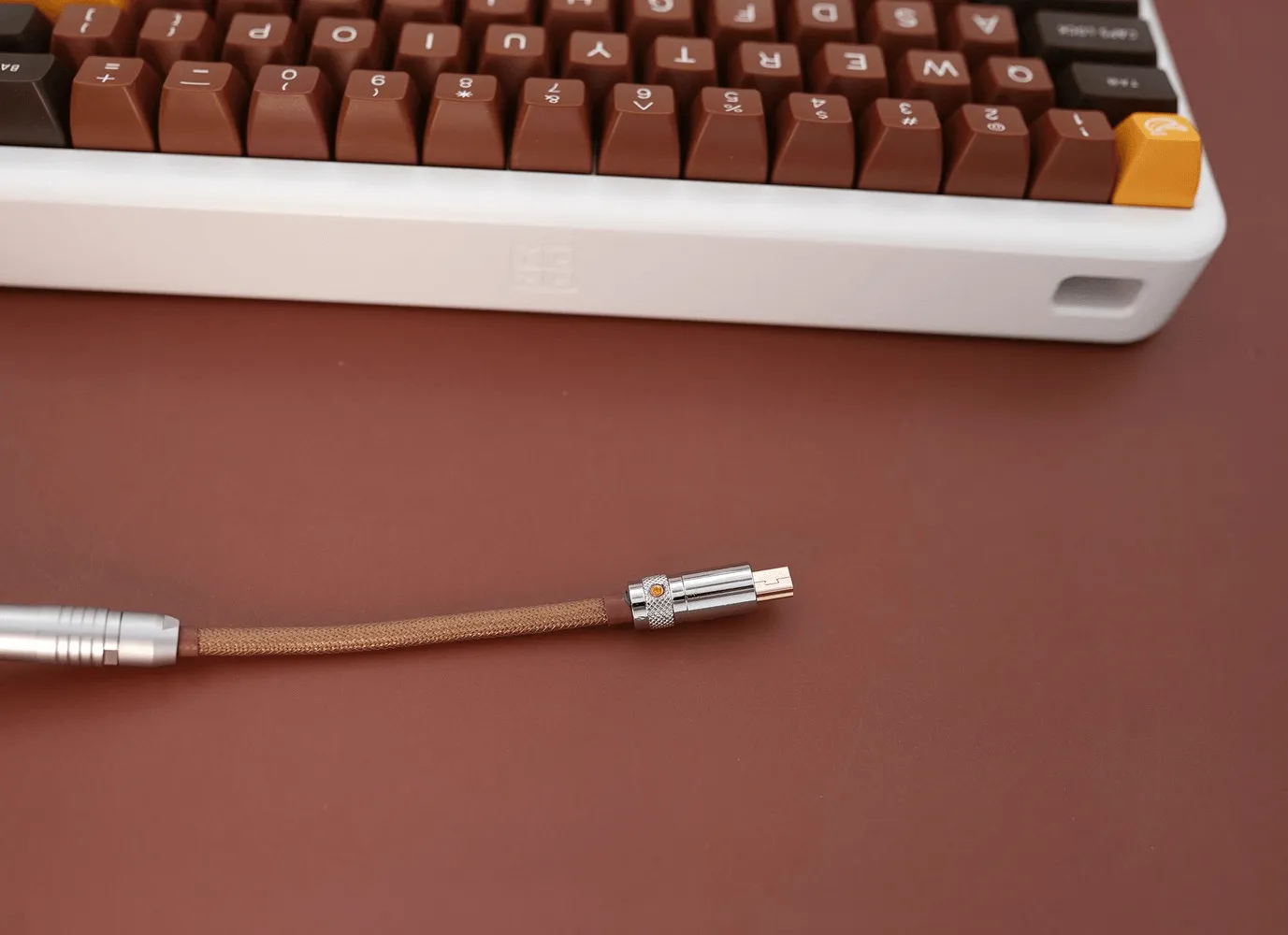 GeekCable Brown Manual Mechanical Keyboard Data Cable