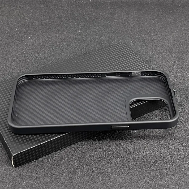 Oatsbasf MagSafe Military-Grade Drop Protection Hybrid Carbon Fiber Cover Case