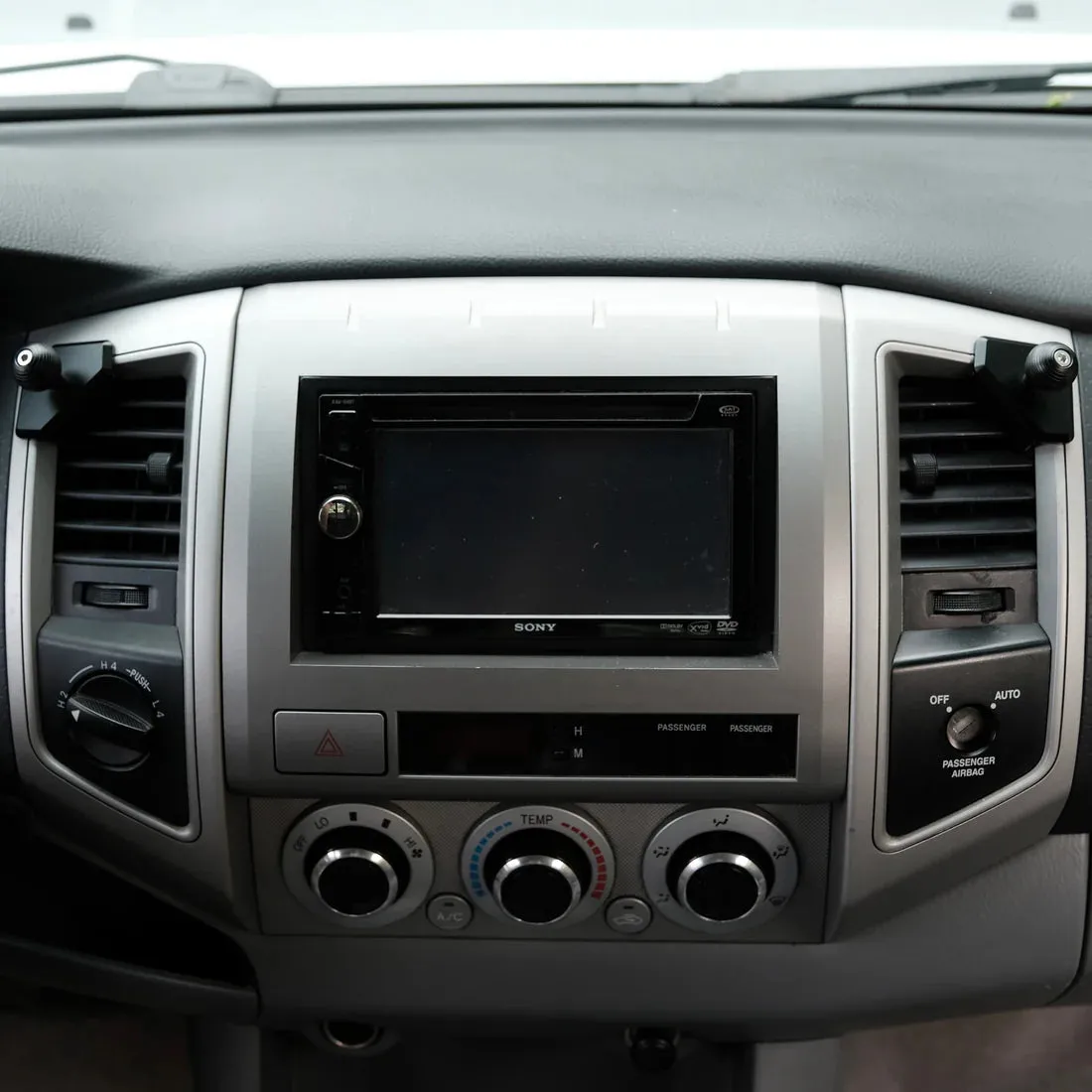 Offroam Phone Mount For Tacoma (2005-2011)